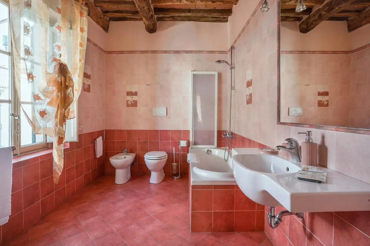 Maison d'hôtes Antica Residenza Santa Chiara -City Center Lucques
