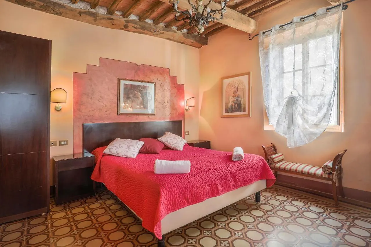 Antica Residenza Santa Chiara -City Center Lucques Italie