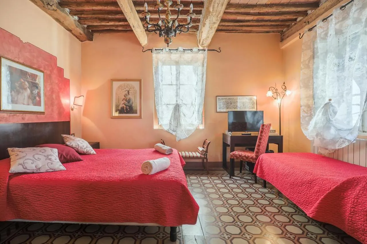 Antica Residenza Santa Chiara -City Center Lucques Italie