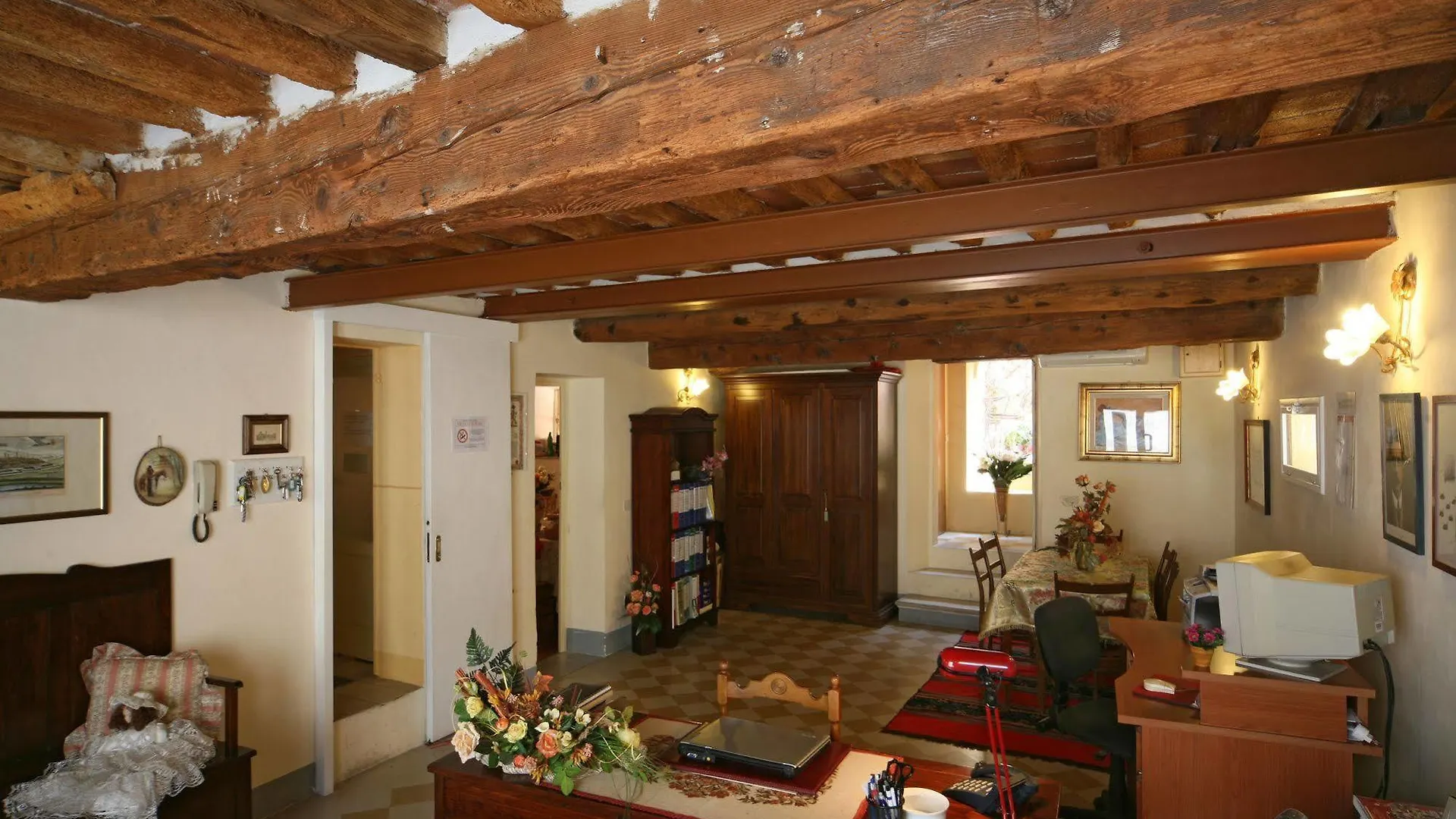 Antica Residenza Santa Chiara -City Center Lucques