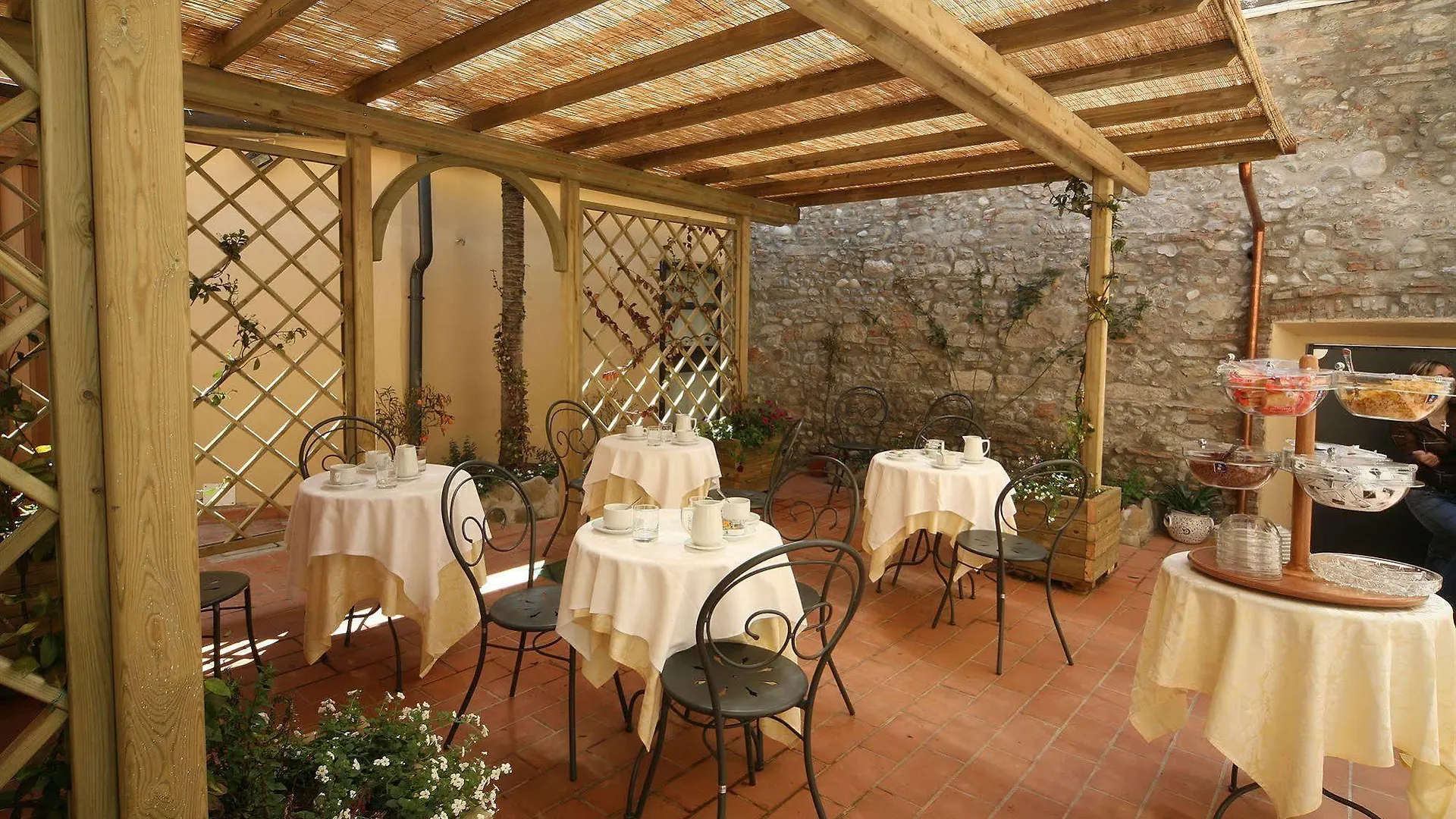 Antica Residenza Santa Chiara -City Center Lucques Maison d'hôtes