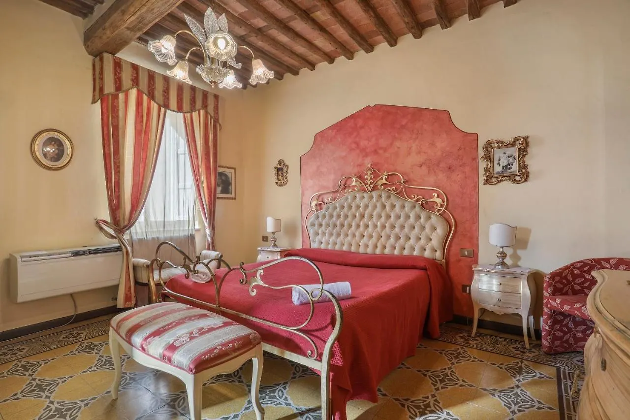 *** Guest house Antica Residenza Santa Chiara -City Center Lucca Italy