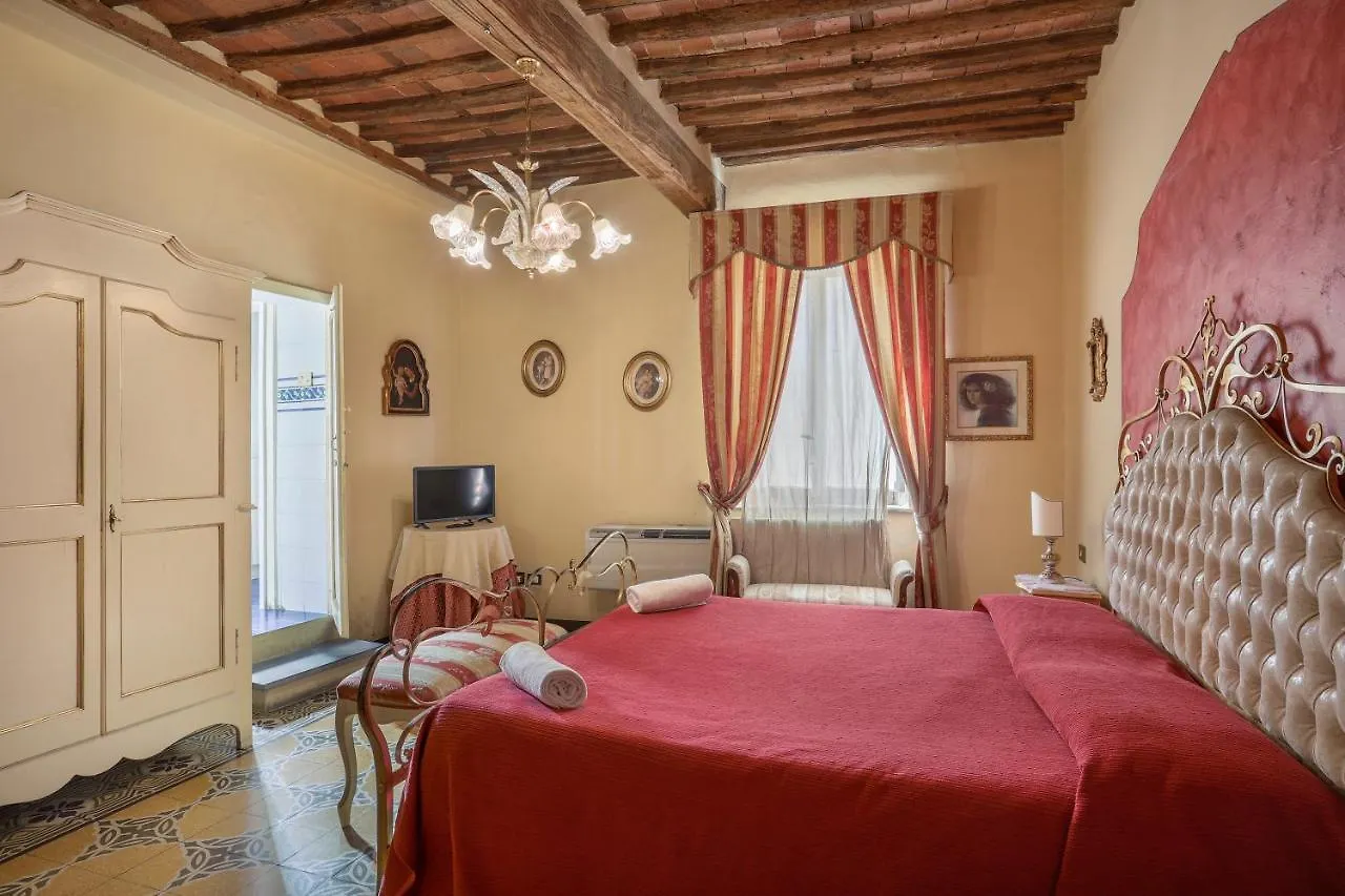 Guest house Antica Residenza Santa Chiara -City Center Lucca