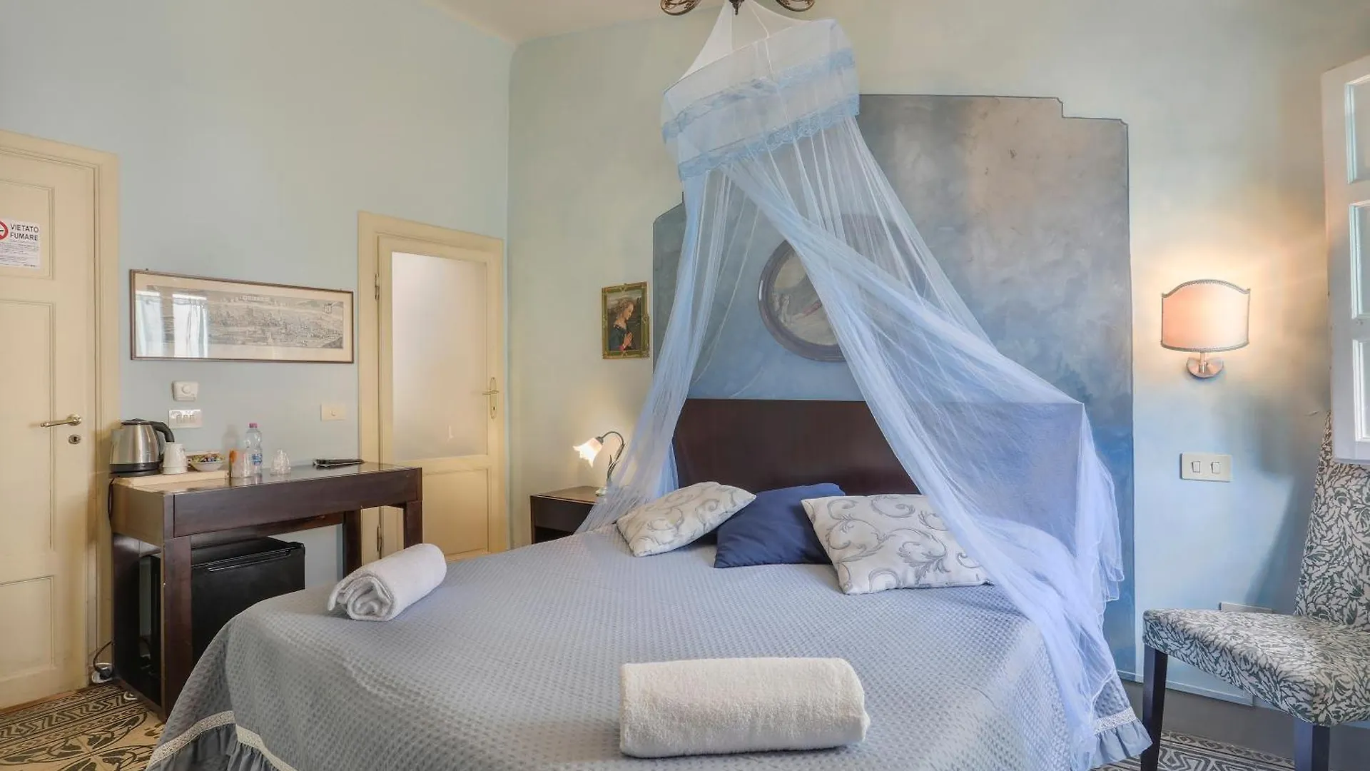 Antica Residenza Santa Chiara -City Center Lucca Guest house