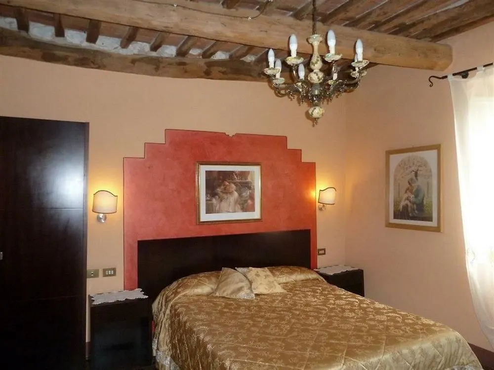 Antica Residenza Santa Chiara -City Center Lucca 3*,