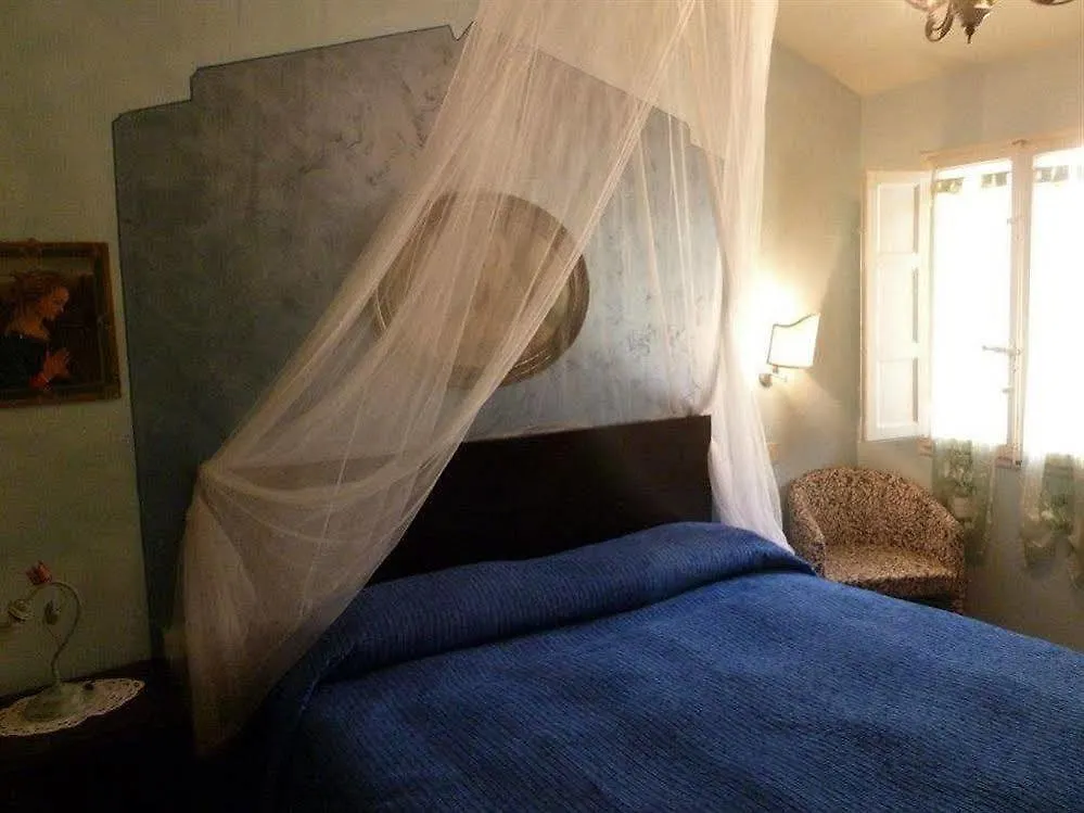 Antica Residenza Santa Chiara -City Center Lucca 3*,