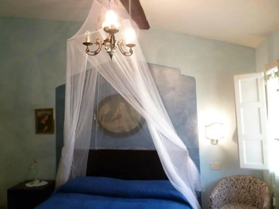 Antica Residenza Santa Chiara -City Center Lucca Guest house