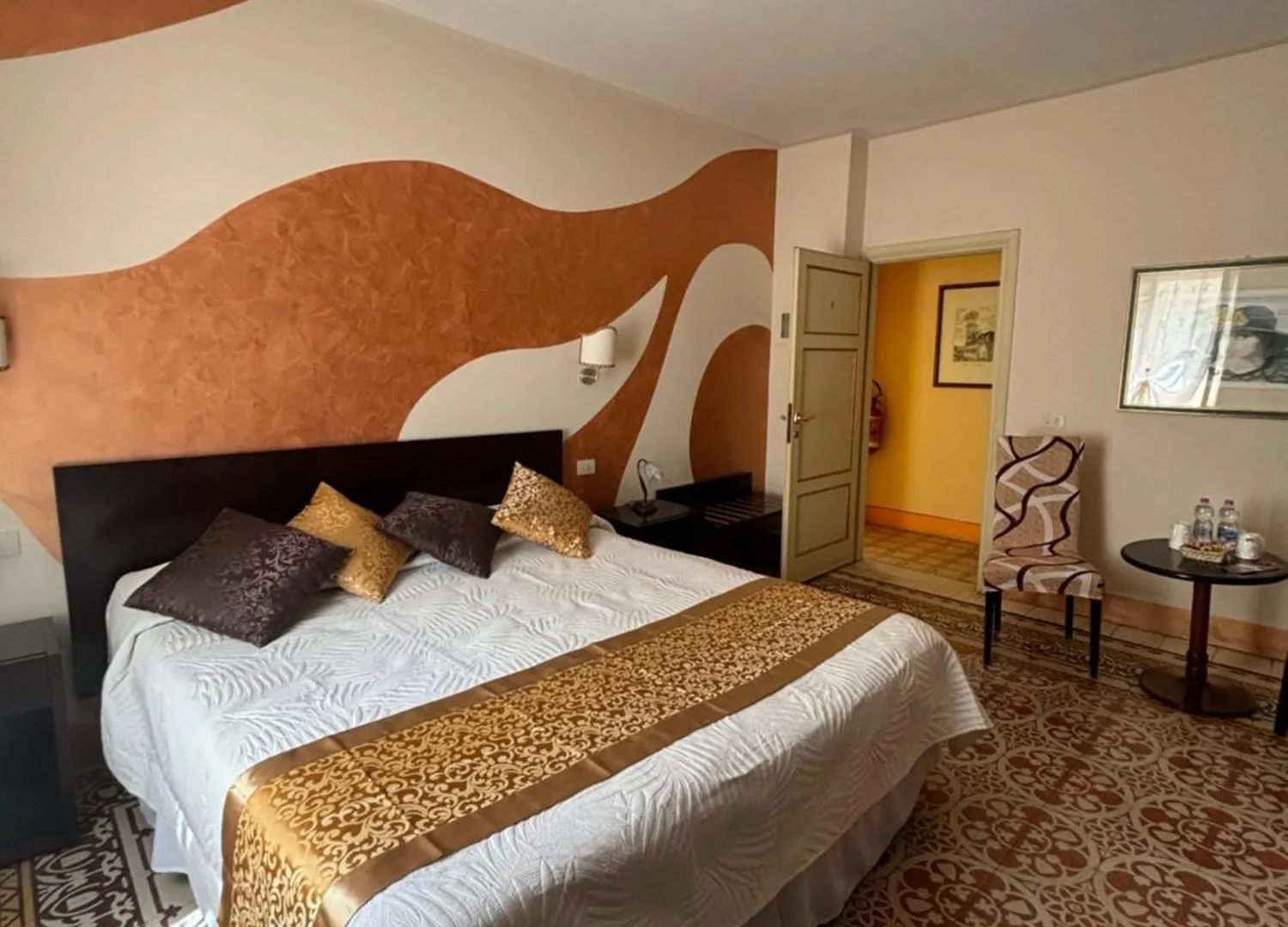 *** Guest house Antica Residenza Santa Chiara -City Center Lucca Italy